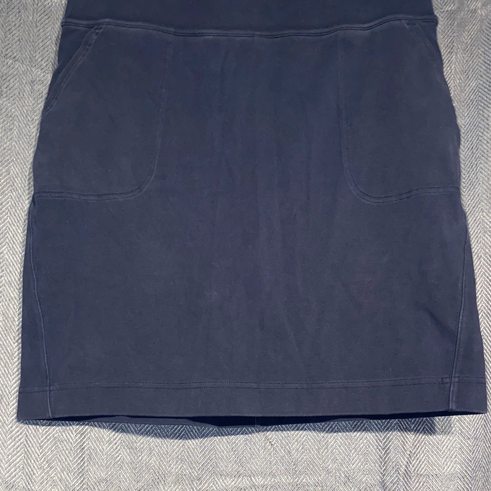 Duluth Trading Co Women's Dark Blue Skort - Picture 3 of 4